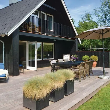 Three-bedroom In Blavand