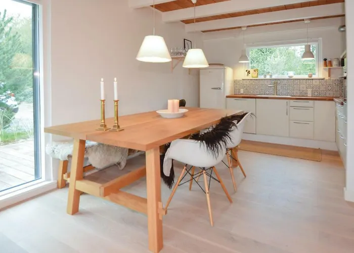 Vakantiehuis Three-bedroom In *